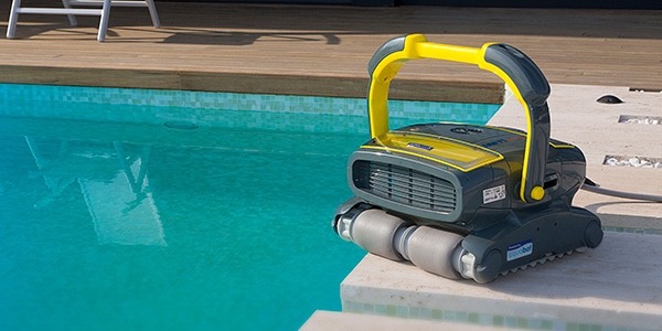 Tipos de robots limpiafondos para la piscina