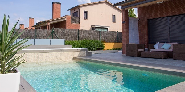 Adjusting the alkalinity of pool water