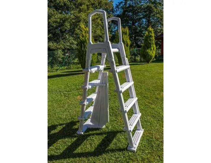 Escalera de seguridad Premium 2x4 peldaños Gre