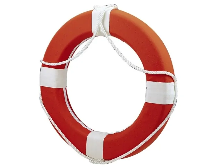 Aus Styropor hergestellte Rettungsringe